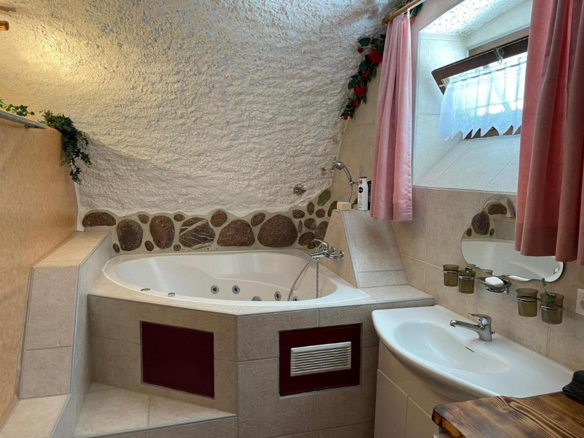 Casa Job - Gasthaus - Sauna, Whirlpool - Trun חדר תמונה